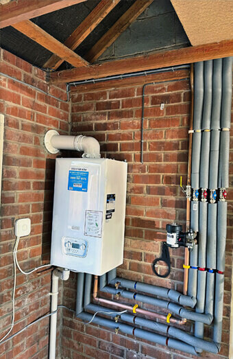 https://plumbereastfremantle.com.au/uploads/2025/06/commercial-plumbing-497911.jpg