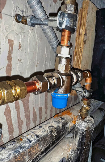 https://plumbereastfremantle.com.au/uploads/2025/06/emergency-plumbing-912174.jpg