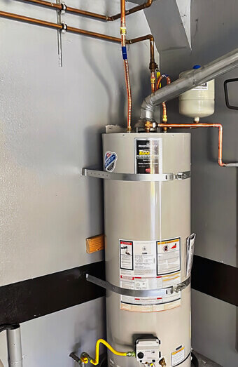 https://plumbereastfremantle.com.au/uploads/2025/06/hot-water-755205.jpg